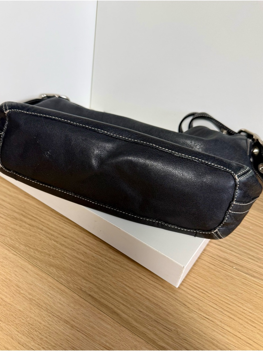 COACH Vintage Y2K East/West Black Leather Shoulder Bag with Tassel - EUC! - Picture 3 of 12
